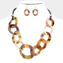 Load image into Gallery viewer, Celluloid Acetate Hammered Open Metal Oval Link Necklace