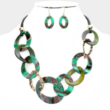 Load image into Gallery viewer, Celluloid Acetate Hammered Open Metal Oval Link Necklace