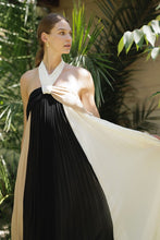 Load image into Gallery viewer, Boho Pleated Maxi Dress