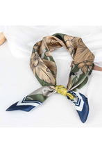 Load image into Gallery viewer, Floral Print Square Shawl Scarf