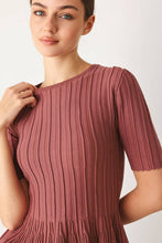 Load image into Gallery viewer, Livi Peplum Top