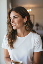 Load image into Gallery viewer, Antonela Earrings Black