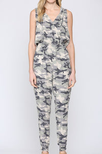 Hooded sleeveless camouflage jumpsuit