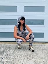 Load image into Gallery viewer, Hooded sleeveless camouflage jumpsuit