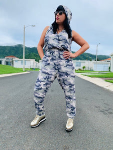 Hooded sleeveless camouflage jumpsuit