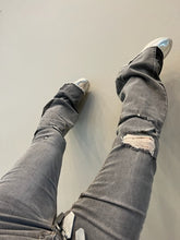 Load image into Gallery viewer, Distressed Detail Stone Washed Flare Jean Pants